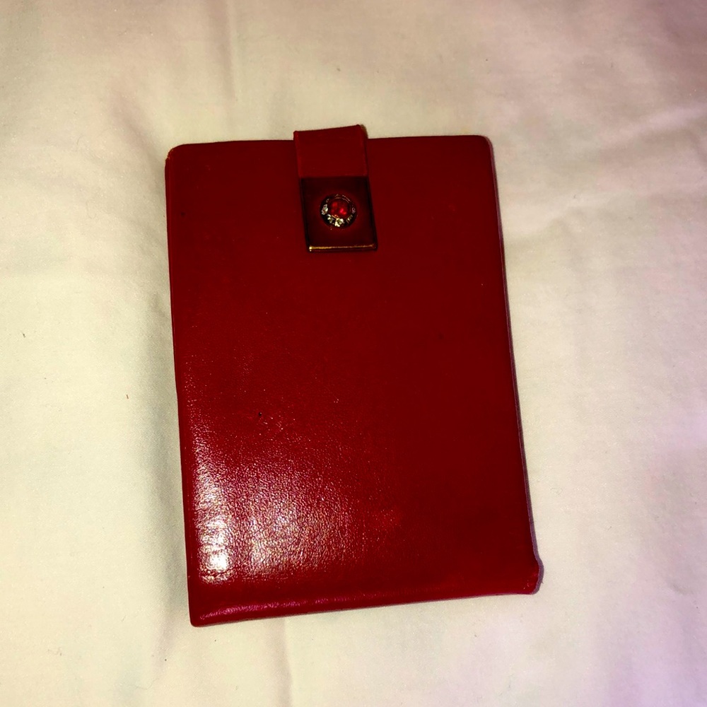 Red leather wallet- vintage 80’s